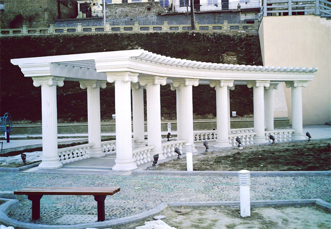 延安石佛沟广场.jpg